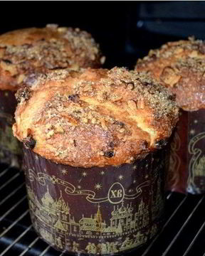 Кулич с орехами