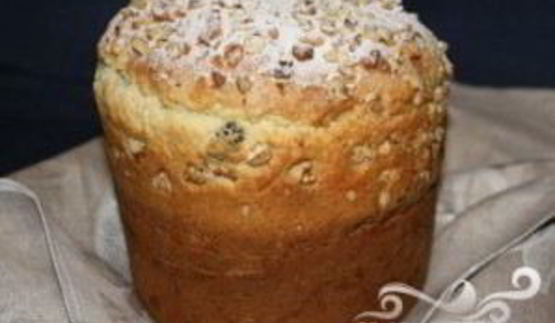 кулич с орехами