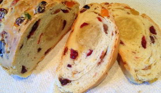 паасброд — нидерландский пасхальный хлеб