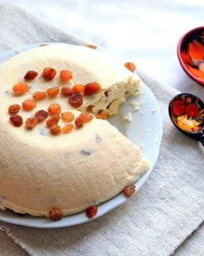 Пасха из рикотты и маскарпоне с миндалем