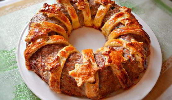пасхальное мясное кольцо с перепелиными яйцами по-польски