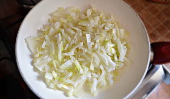 пасхальное мясное кольцо с перепелиными яйцами по-польски