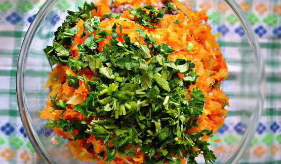 пасхальное мясное кольцо с перепелиными яйцами по-польски