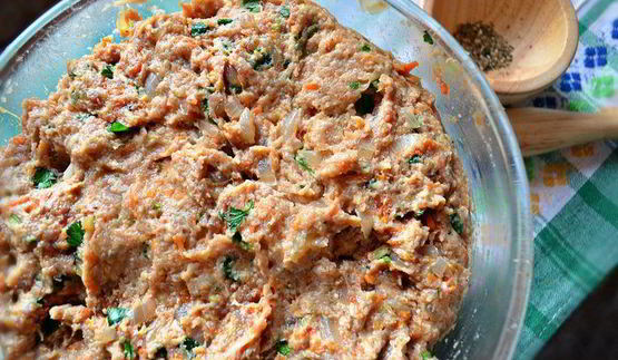 пасхальное мясное кольцо с перепелиными яйцами по-польски