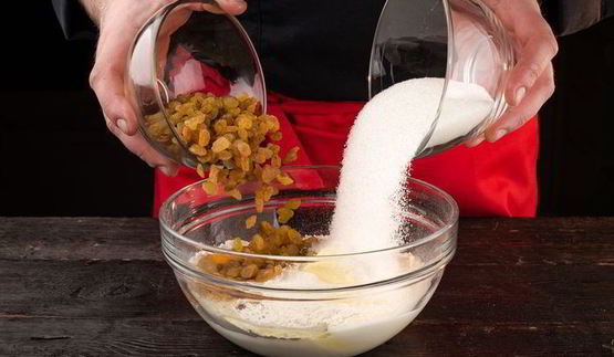 пасхальный кулич с лимонной глазурью