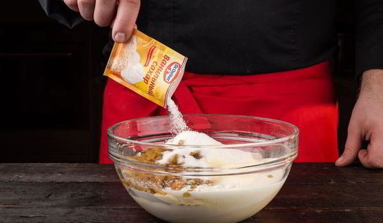 пасхальный кулич с лимонной глазурью