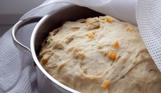 сливочный кулич с апельсиновыми цукатами