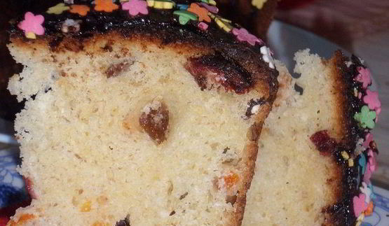 ванильный кулич с сухофруктами