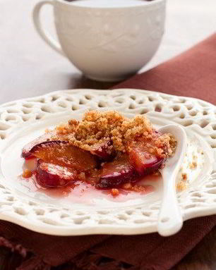 Персиково-черничный крамбл