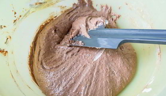 шоколадные макарон с ромовым ганашем