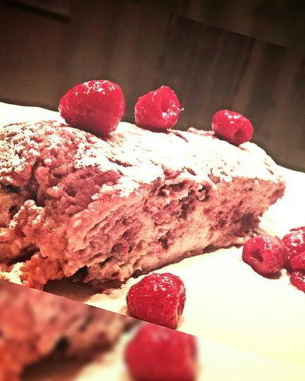 Рецепт быстрого творожного суфле с малинкой