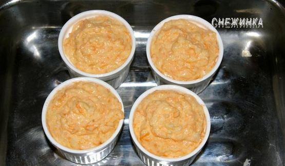 сочное куриное филе под рисово-морковным суфле