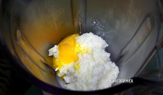 сочное куриное филе под рисово-морковным суфле