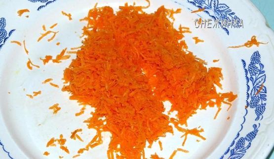 сочное куриное филе под рисово-морковным суфле