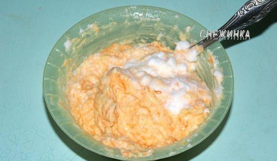 сочное куриное филе под рисово-морковным суфле