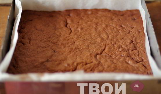 торт-суфле с клубникой и бананами