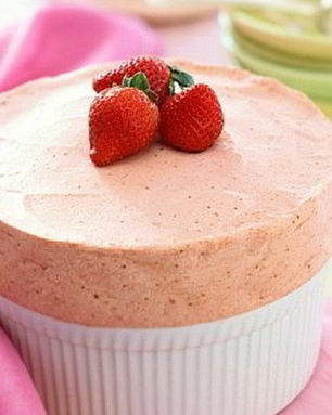 Воздушное суфле с ягодами и ванилью