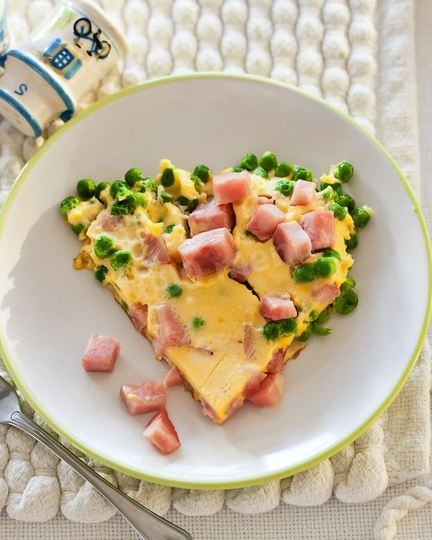 Рецепт яичного суфле с ветчиной в мультиварке