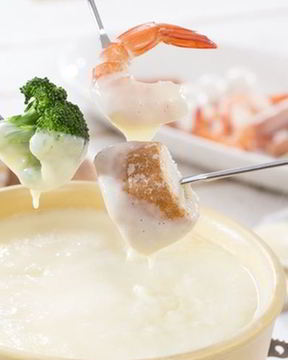 Сырное фондю с горчицей и креветками