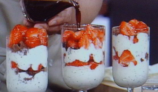 базиликовый тирамису с клубникой