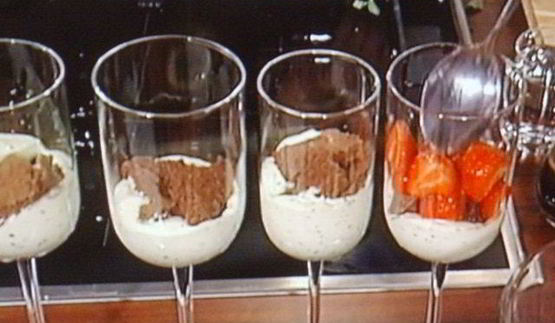 базиликовый тирамису с клубникой