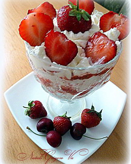 Рецепт десерта тирамису с клубникой
