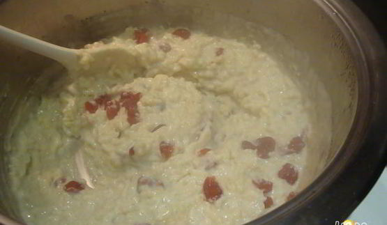 ванильный рисовый пудинг с вишнями