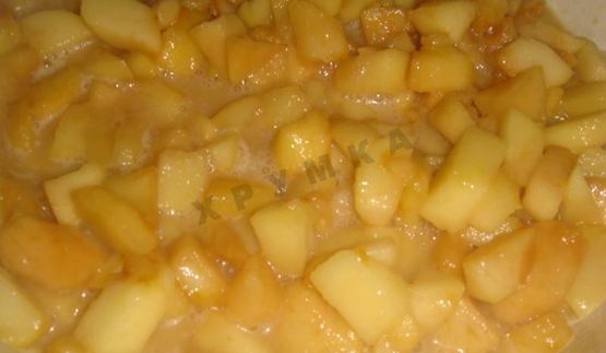 яблочное пюре со сгущенкой