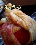 Запеченные в тесте яблоки с ягодной начинкой