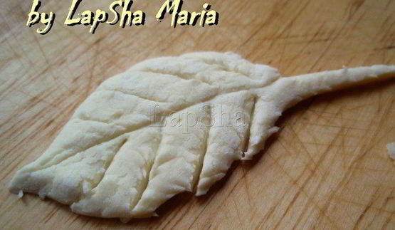 запеченные в тесте яблоки с ягодной начинкой