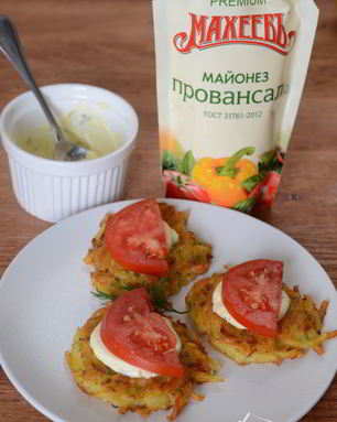 Драники из кабачков и картофеля с майонезом
