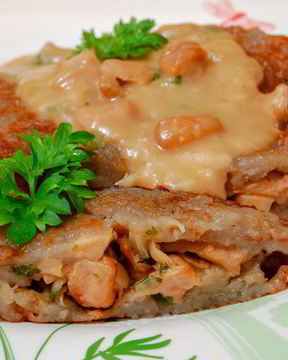 Драники с грибами и грибным соусом