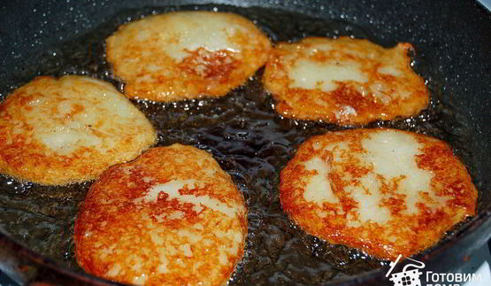 драники с грибами и грибным соусом