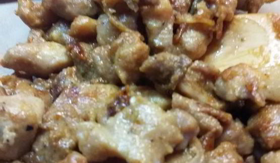 драники, запеченные с грибами и мясом под сырным соусом