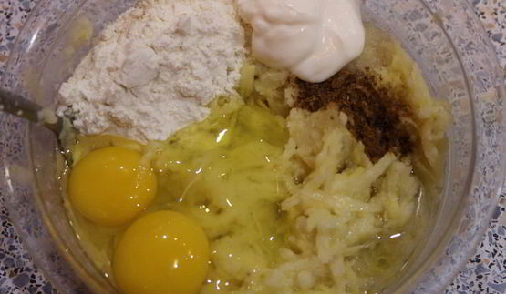 картофельные драники с грибным соусом