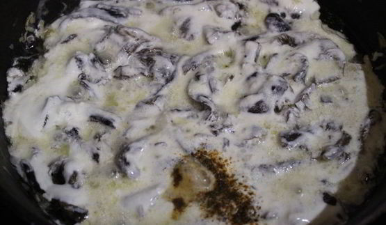 картофельные драники с грибным соусом