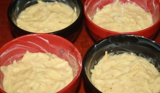 картофельные колдуны с сосисками и сыром в микроволновке