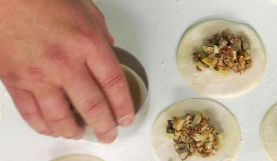 колдуны с гречкой и грибами