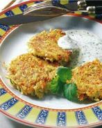 Овощные драники с ароматным соусом