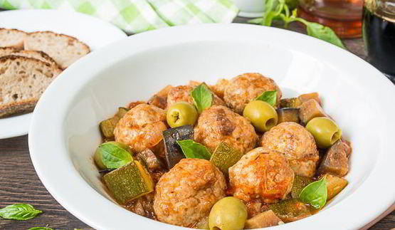 фрикадельки из индейки с овощами