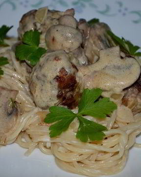 Фрикадельки по-строгановски