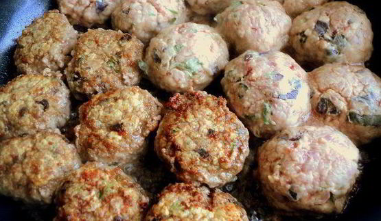 фрикадельки с базиликом и овощами