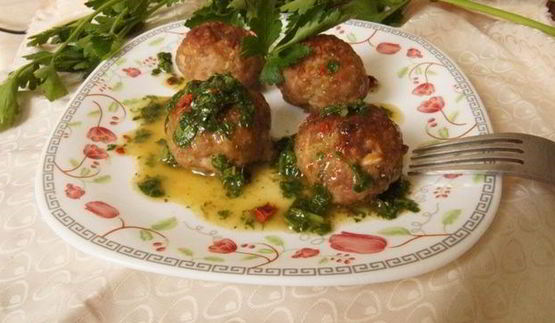 фрикадельки с фетой и соусом чимичурри