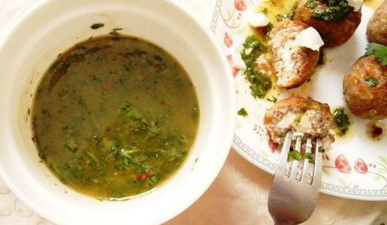 фрикадельки с фетой и соусом чимичурри