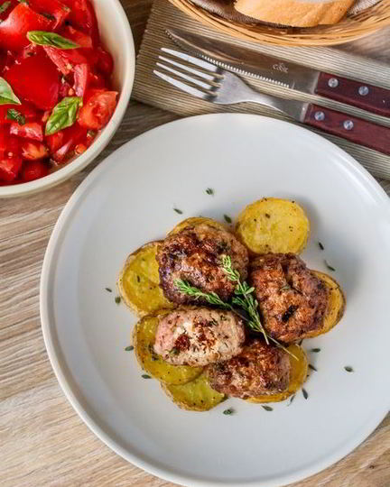 Рецепт фрикаделек с начинкой в средиземноморском стиле