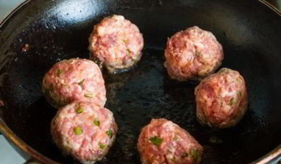 фрикадельки с начинкой в средиземноморском стиле