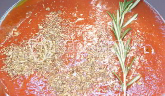 фрикадельки в томатном соусе с пастой