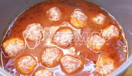 фрикадельки в томатном соусе с пастой