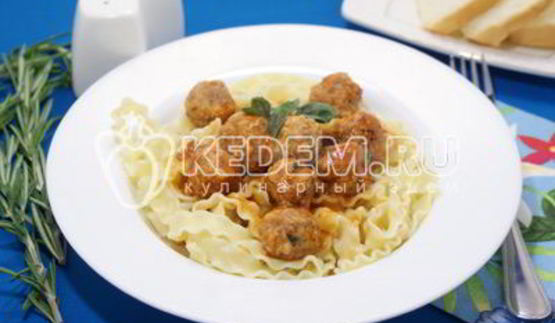 фрикадельки в томатном соусе с пастой