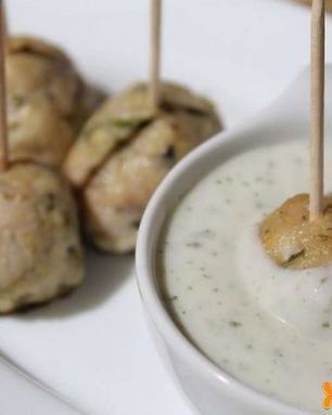 Куриные фрикадельки в духовке с соусом